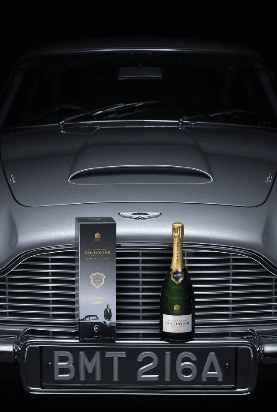 Discover the Aston Martin DB5 and Champagne Bollinger 007 Edition