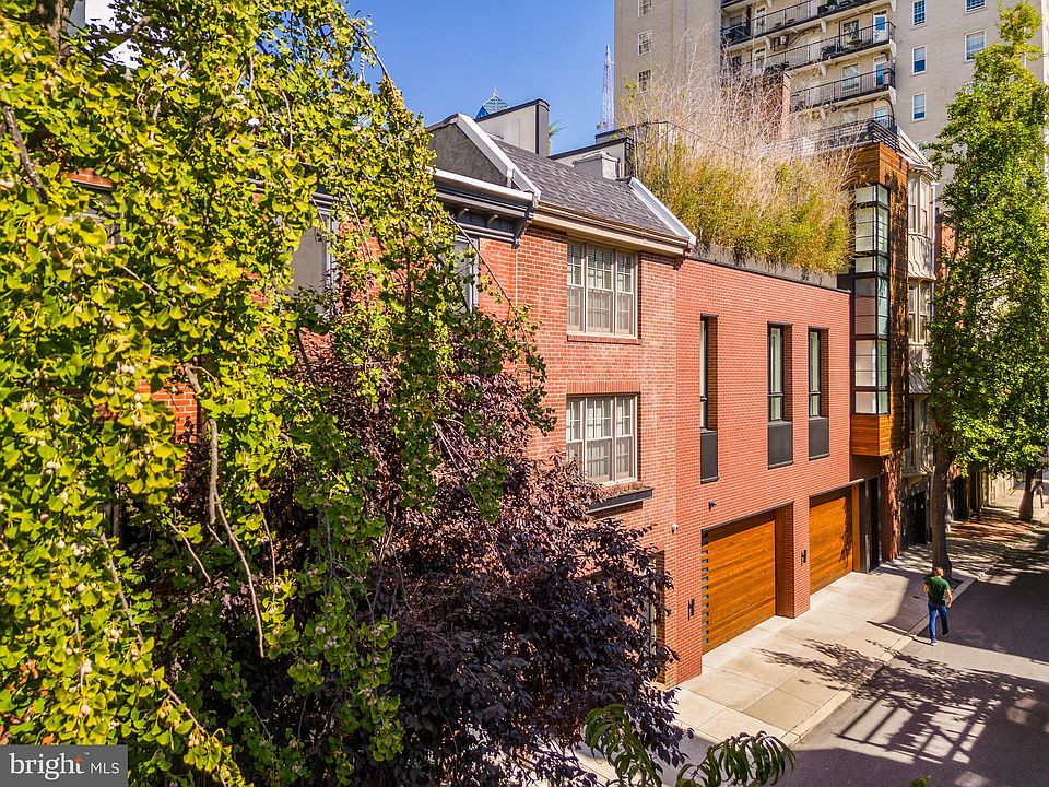 1923 Manning Street Philadelphia, PA: Historic Townhouse for Sale