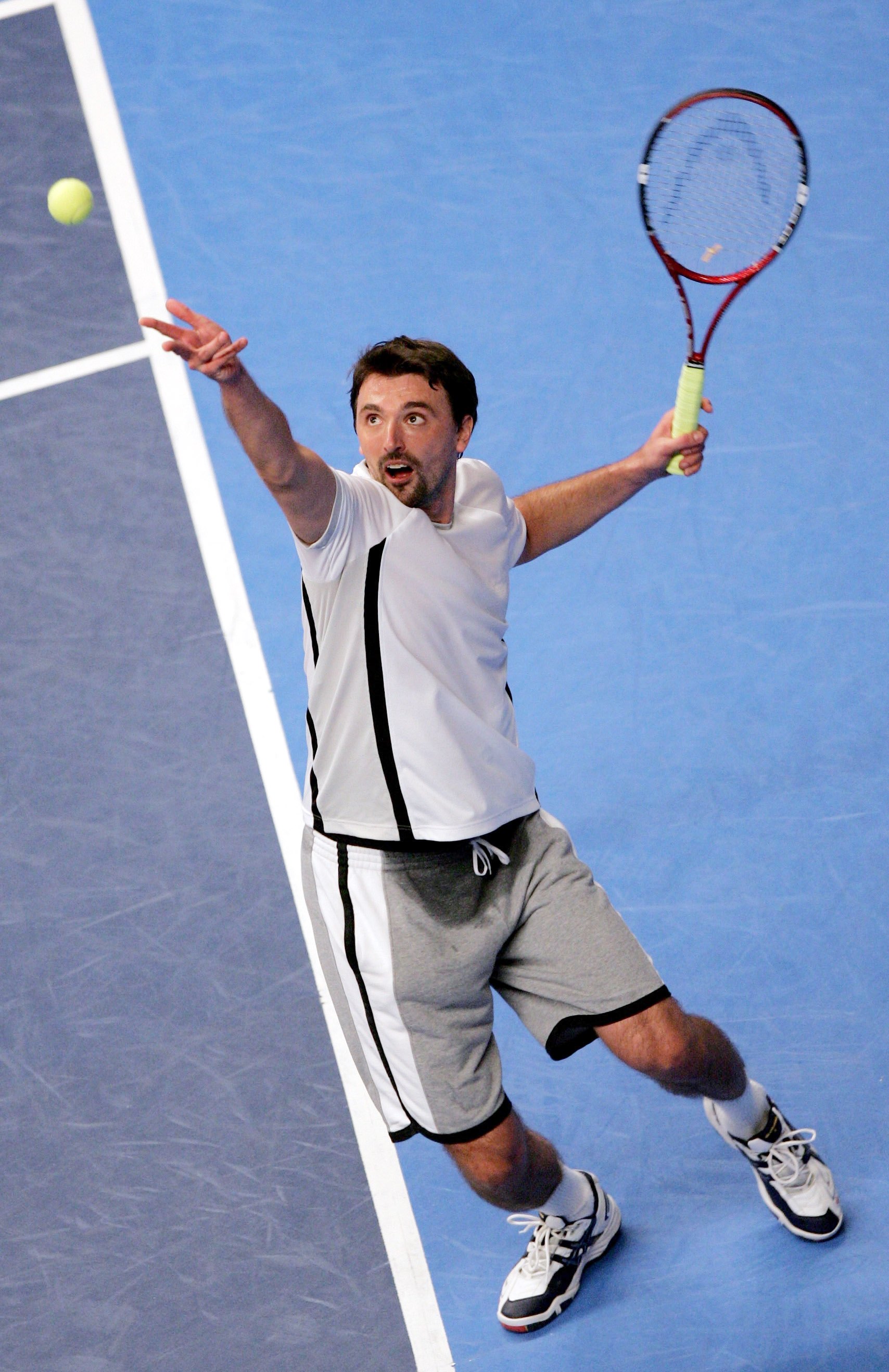 Famous Left-Handed Tennis Players: Their Legacy and Achievements