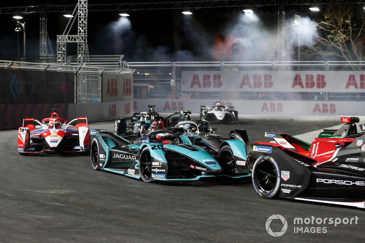 How Fast Do F1 Cars Go on Straights? You Wont Believe These Top Speeds!