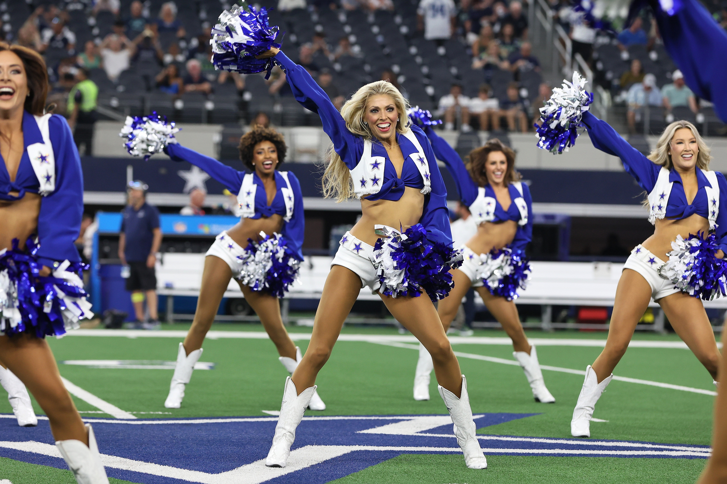 Find Out How Do You Become a NFL Cheerleader Now