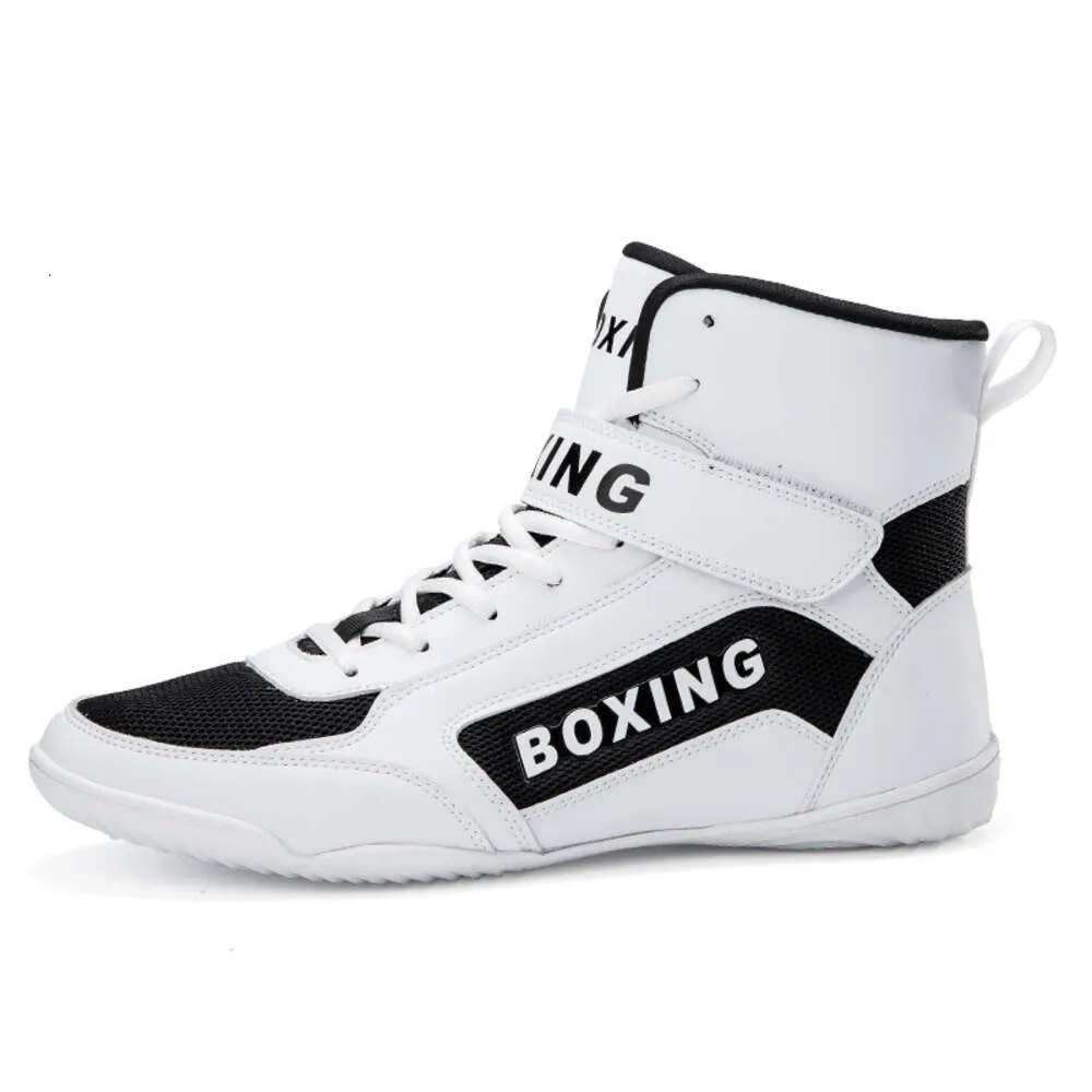 Where can I get boxing shoes? Check out these online and offline stores!