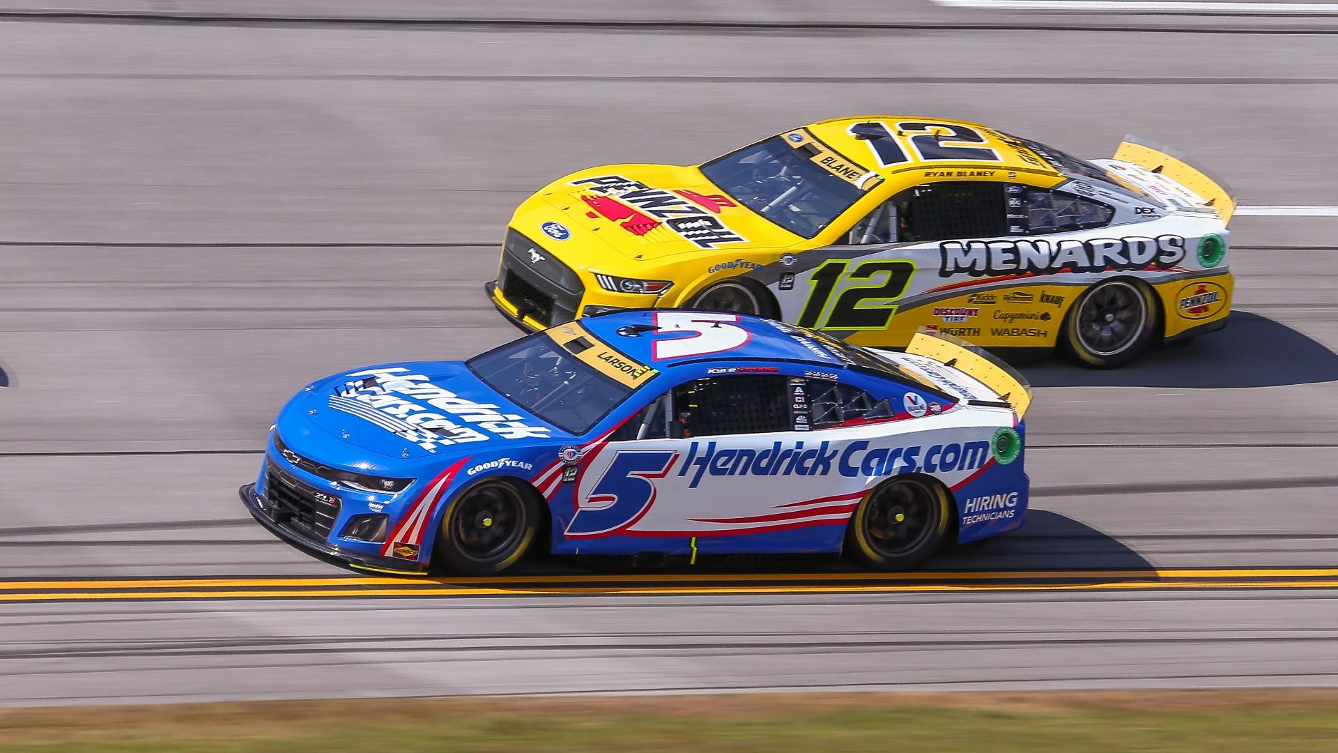 आज की NASCAR रेस कितने बजे है? चैनल और देखने का तरीका जानें!