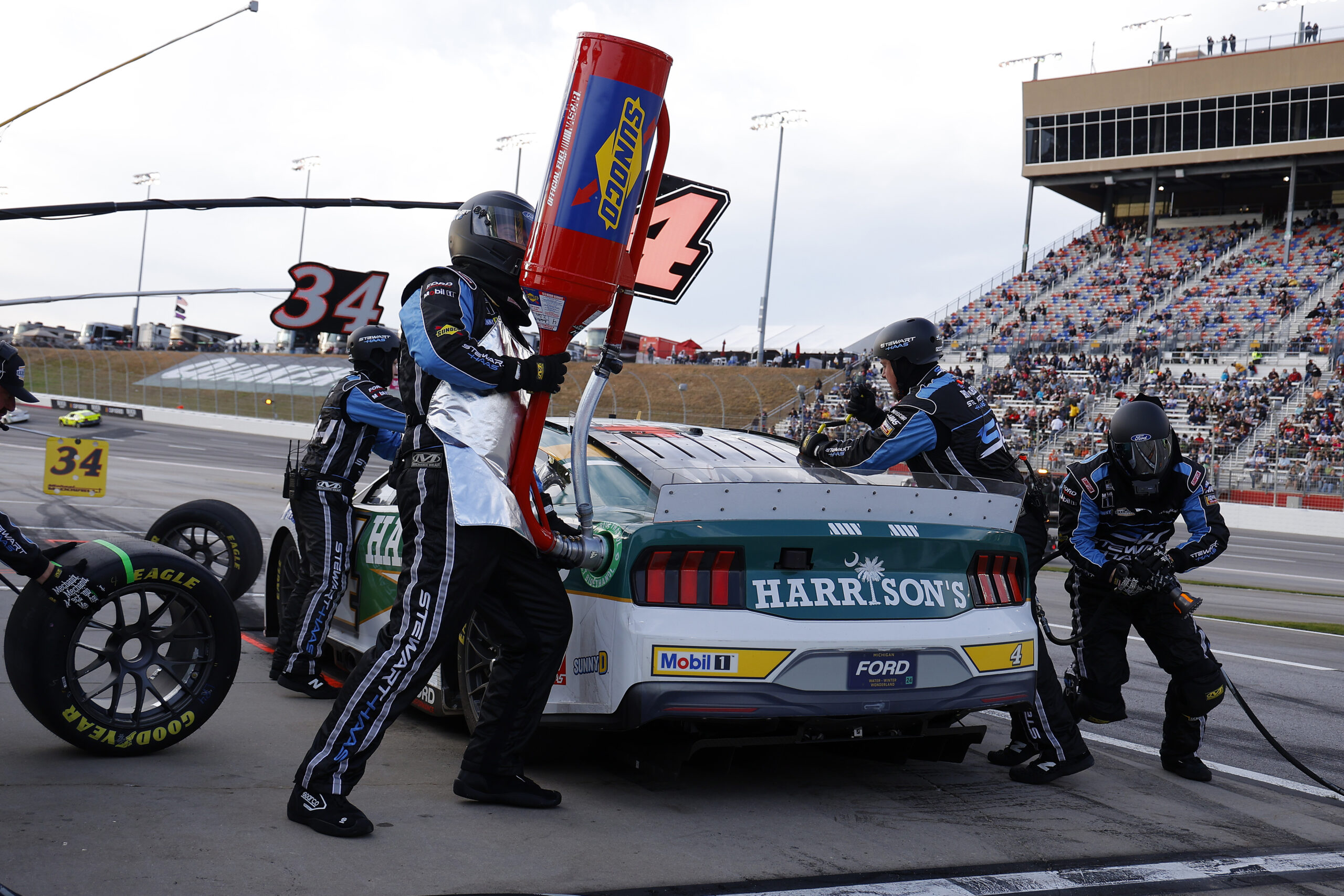 Surprising Facts: How Many Miles Per Gallon Does a NASCAR Get?