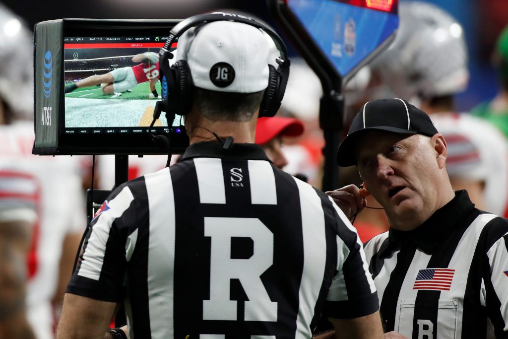 How much do college football refs make? Find out their pay!