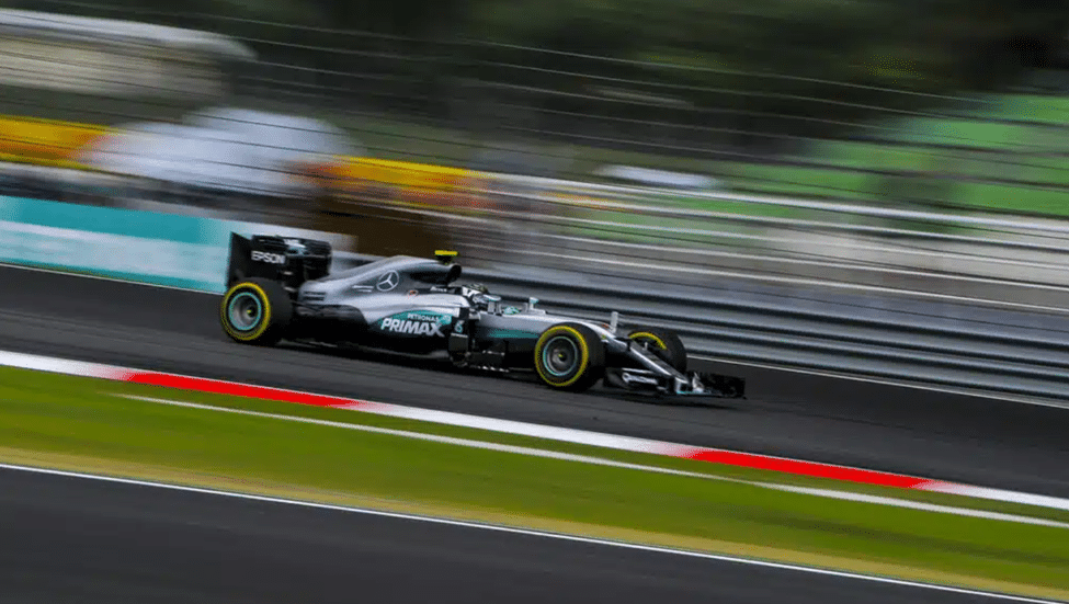 Hot Lap in F1: Your Simple Guide to the Flying Lap Concept