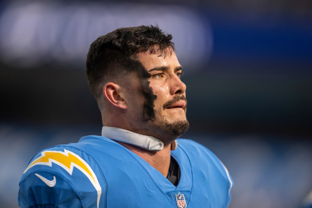What are the NFL players wearing on their necks? A quick guide!