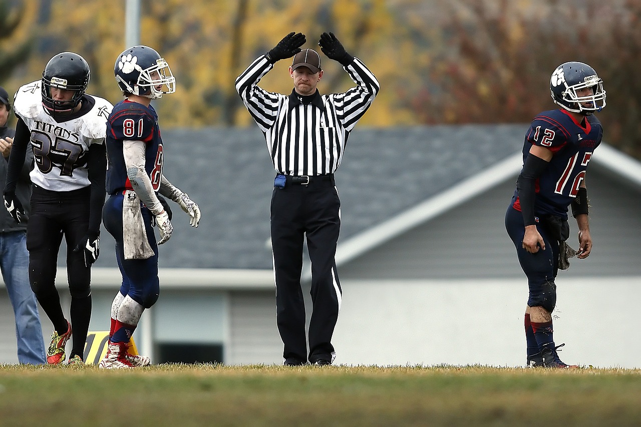 How Long Does a High School Football Game Last? (Simple Guide & Typical Timing)